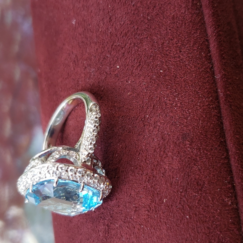 Blue Topaz with Pavia diamonds - Picture 3 of 3